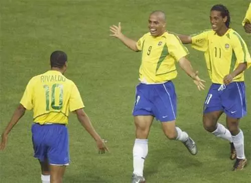 体育美网：郑钦文2-1再胜维基奇 连续两年晋级八强