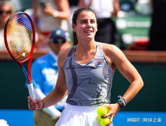 由内侧前腰 由内侧前腰